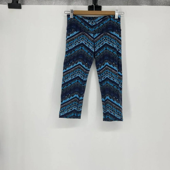 Alo Soft airbrushed teal blue chevron crop legging - Picture 2 of 10